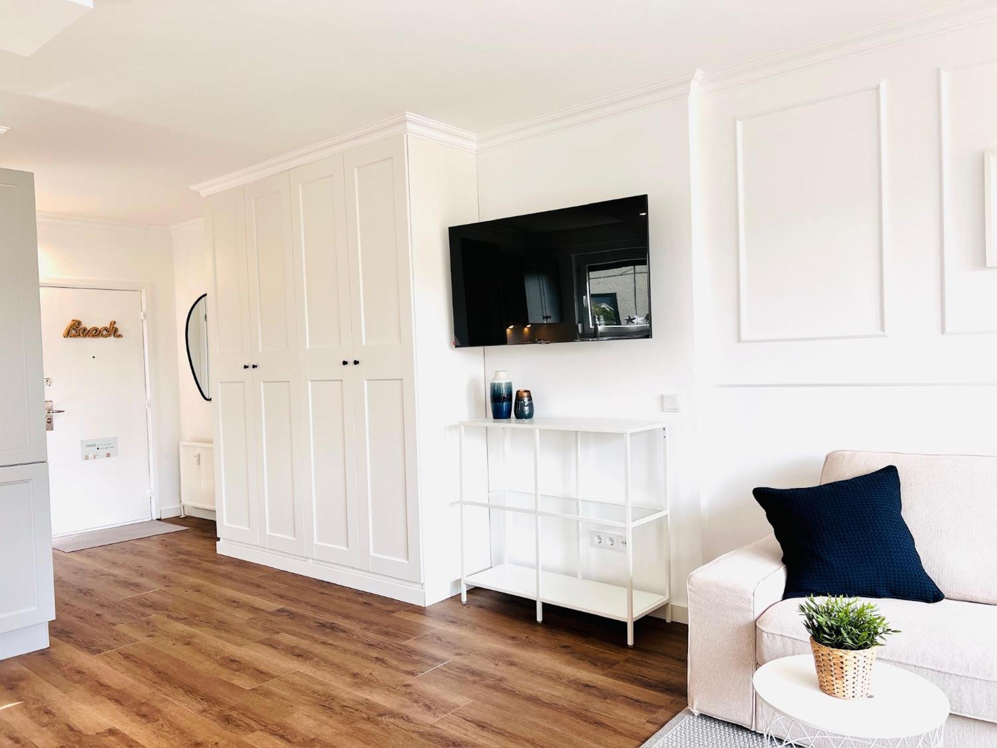 Neu - Frisch Renoviertes Ferienapartment "Waterkant" Busum Exterior photo